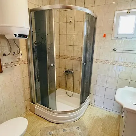 شقة Yalikavak Marina'nin Hemen Yaninda 3+1 Esyali Ev