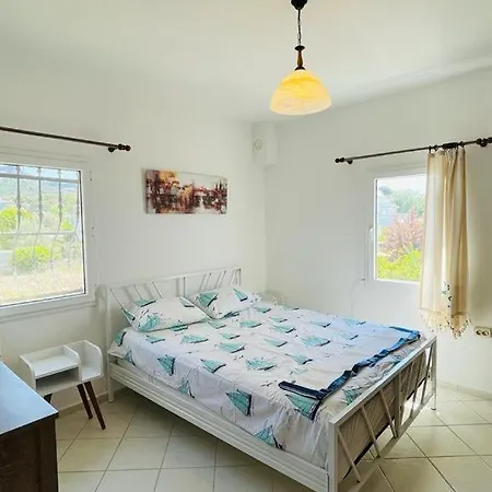 Yalikavak Marina'nin Hemen Yaninda 3+1 Esyali Ev Bodrum