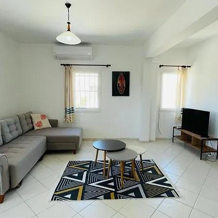 Apartament Yalikavak Marina'nin Hemen Yaninda 3+1 Esyali Ev Bodrum