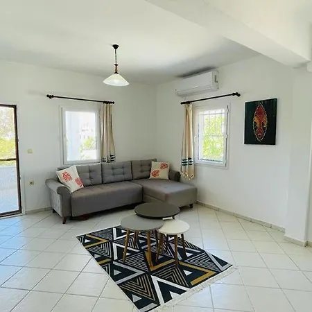 Apartament Yalikavak Marina'nin Hemen Yaninda 3+1 Esyali Ev *